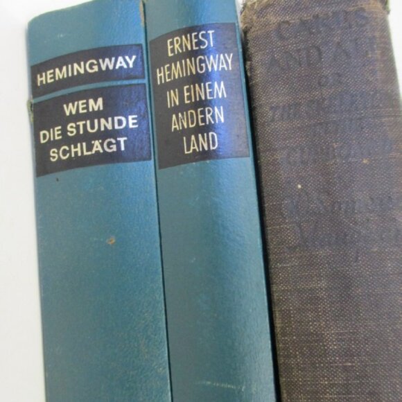 VINTAGE BOOKS, - Picture 1 of 9